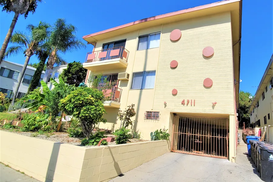 4711 Beverly Blvd